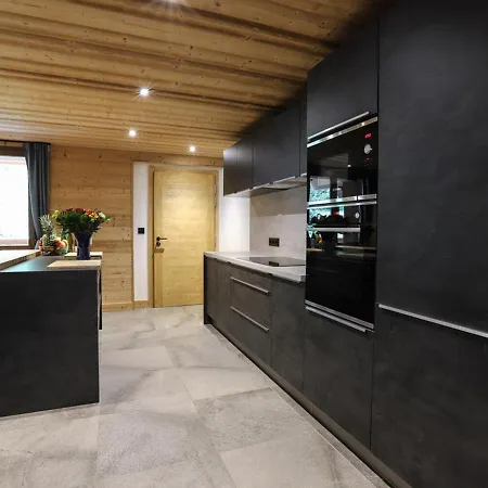 Grand 7 Pièces, 15 Pers, Sauna, Jacuzzi à - Fr-1-676-38 *